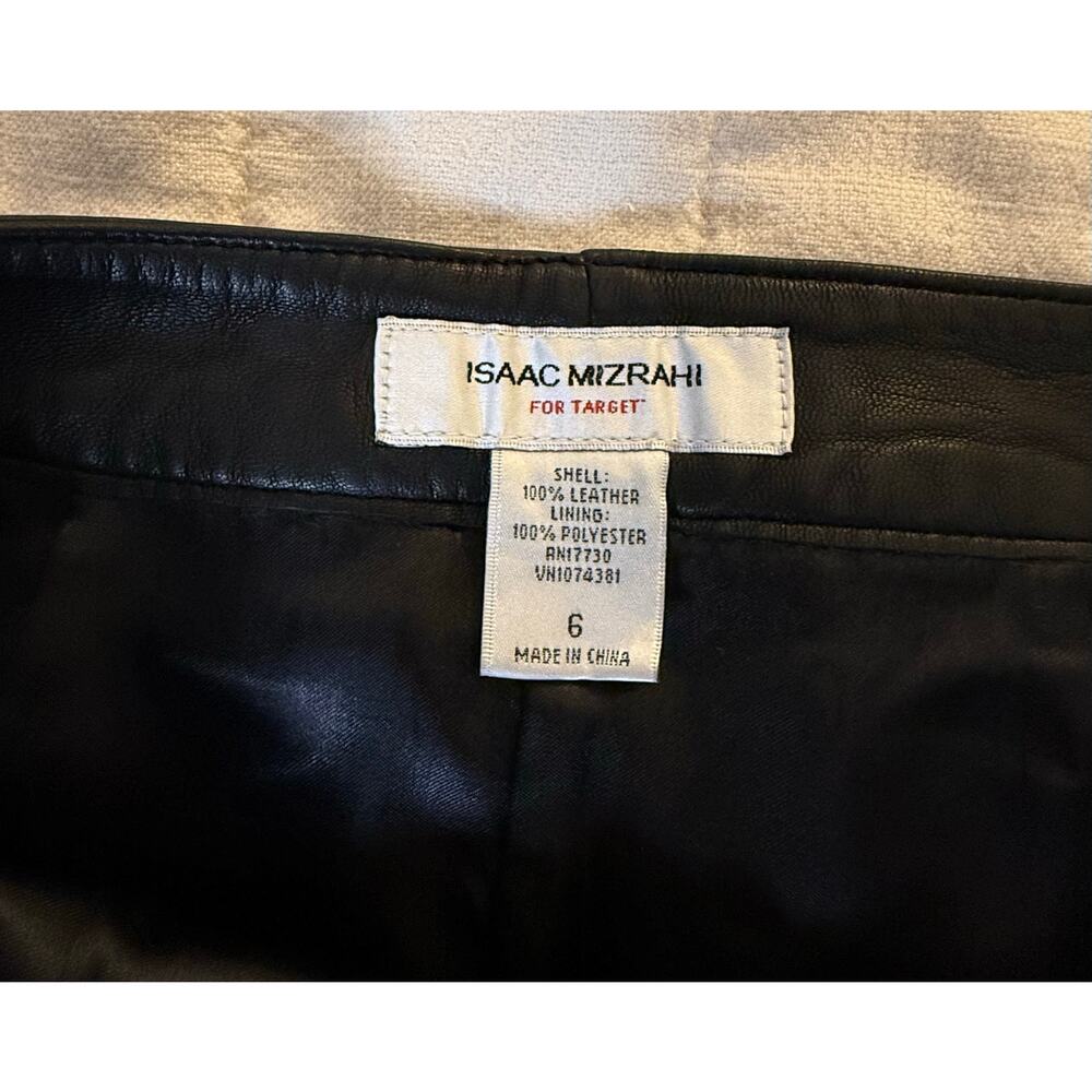 Vintage Isaac Mizrahi Black Leather Paneled A-Line Skirt
Size 6 - Picture 4 of 6